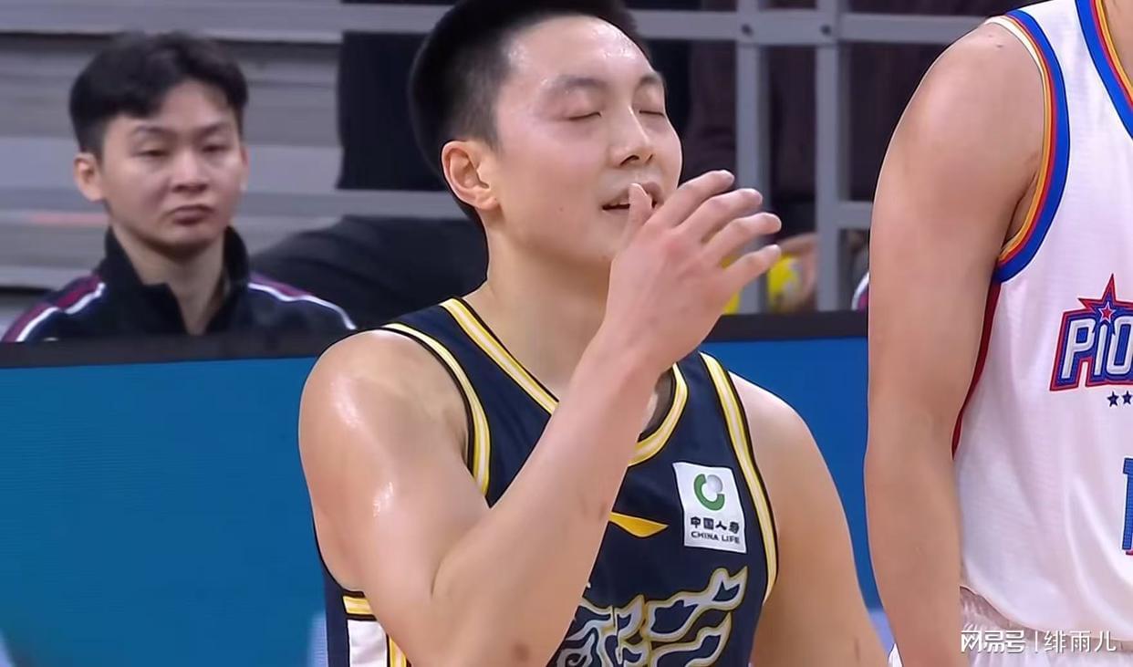 乐鱼体育登录入口-又被打爆了！CBA1米81小后卫碾压广东队，杜锋被迫放走杨溢？
